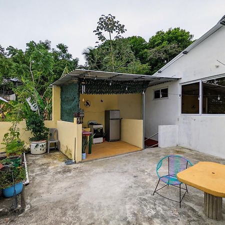 Casa Zoila Hospedaje Frente Al Lago Lakefront Lodging Apartment Флорес Екстериор снимка