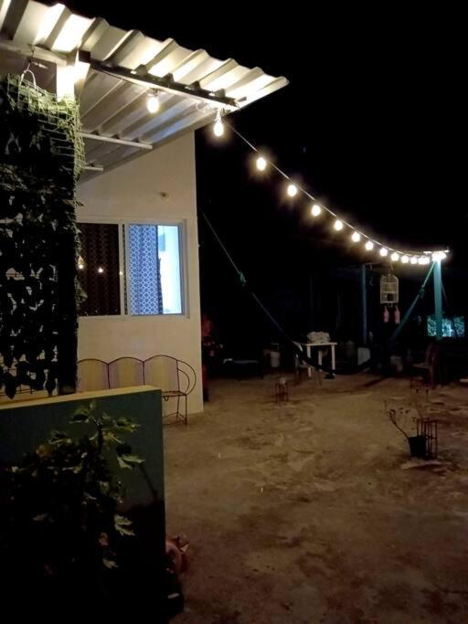 Casa Zoila Hospedaje Frente Al Lago Lakefront Lodging Apartment Флорес Екстериор снимка