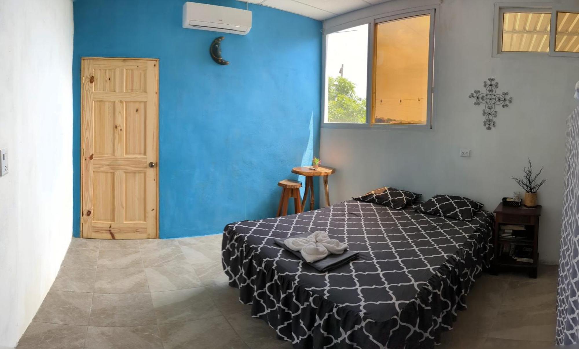 Casa Zoila Hospedaje Frente Al Lago Lakefront Lodging Apartment Флорес Екстериор снимка